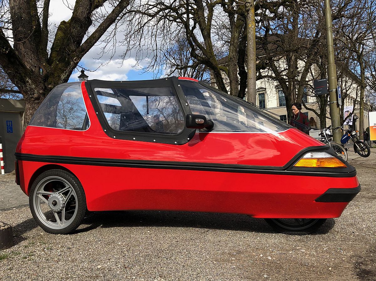 The City-EI tricycle by EI-Trans. the template of the handicraft sheet by Martin Kyburz.