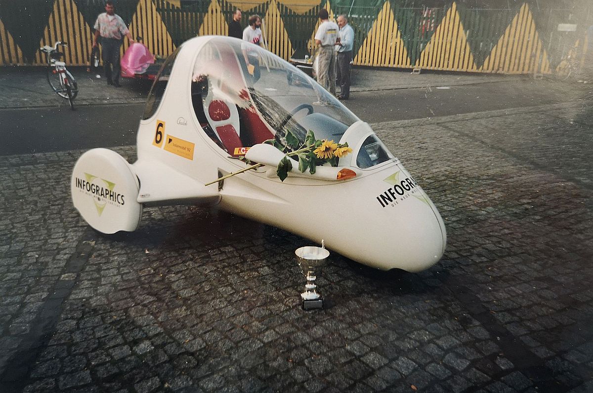Le guépard installé sur un carré